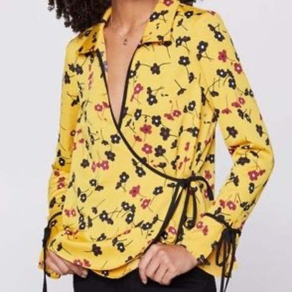 BCBGeneration NWT Yellow Floral Print Collared Wrap Front Blouse Xsmall Women’s - Picture 13 of 13